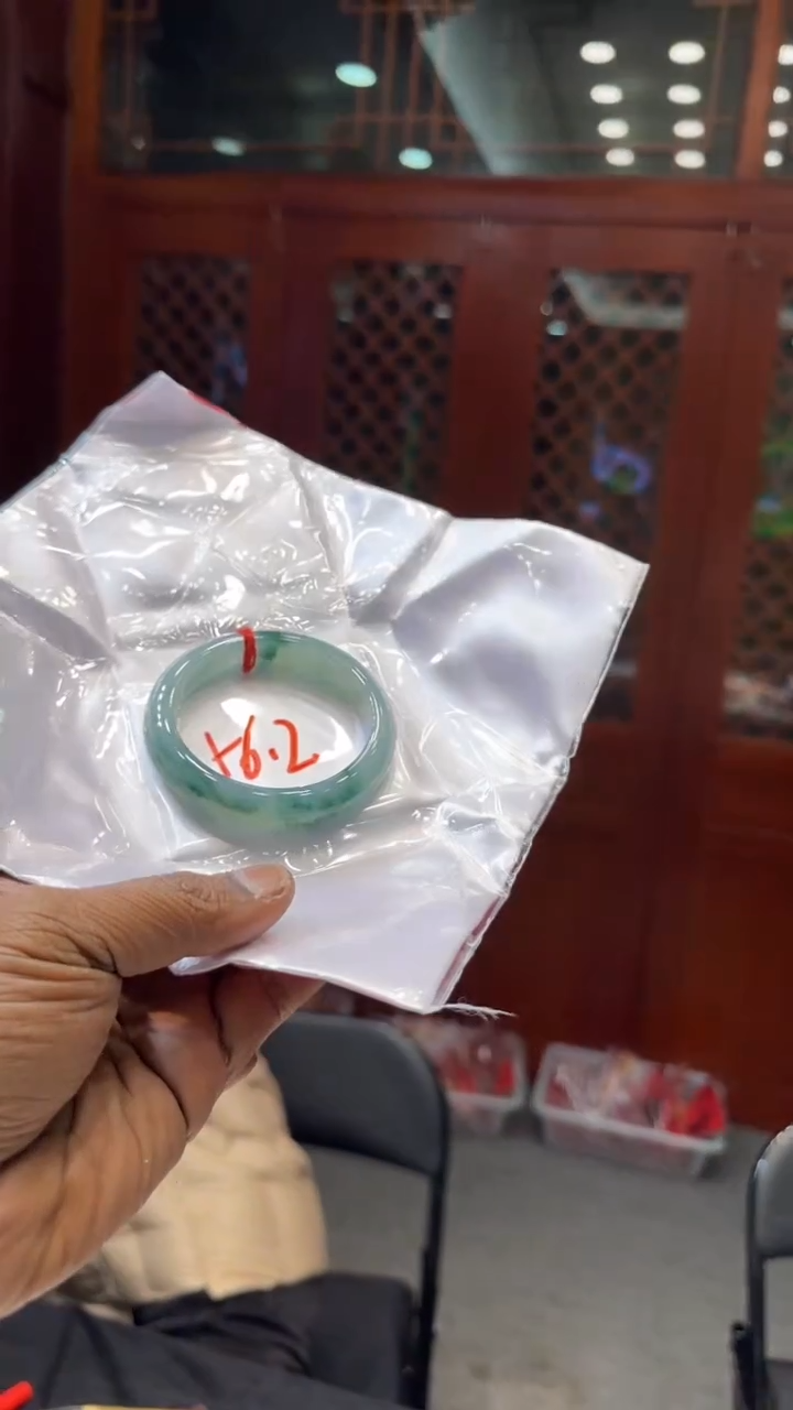 【闪购商品】翡翠手镯未镶嵌手镯