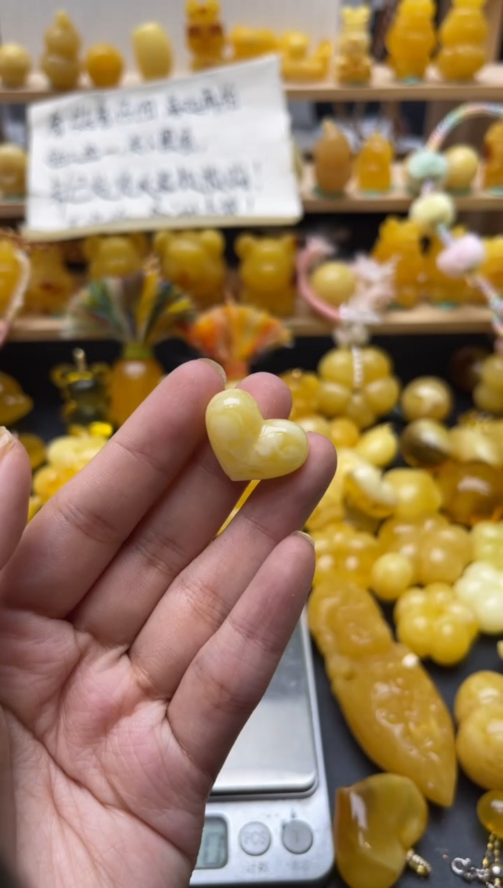 琥珀未镶嵌珠宝奇石051琥珀蜜蜡微瑕