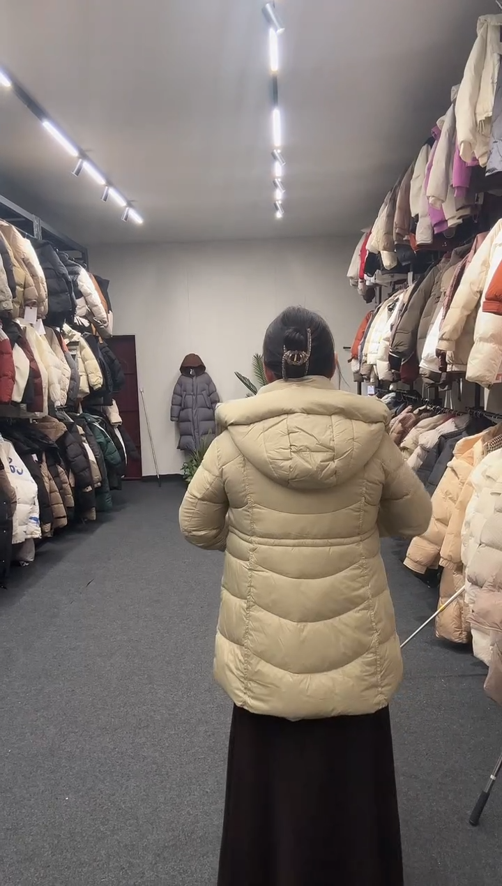 艾雨衣尚一秒闪购羽绒服