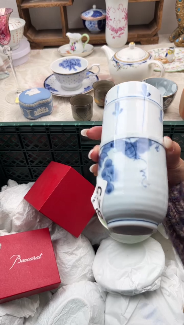 沈**?A          825