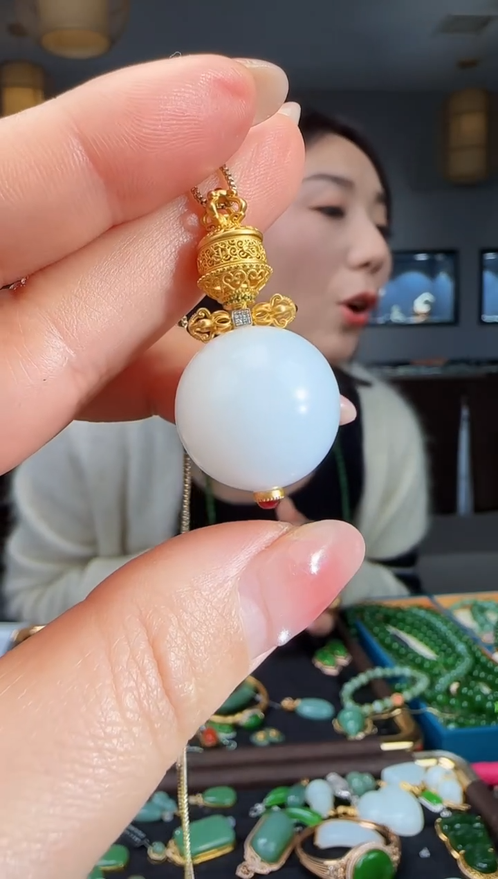 吊坠(不含链)18K金镶嵌和田玉1