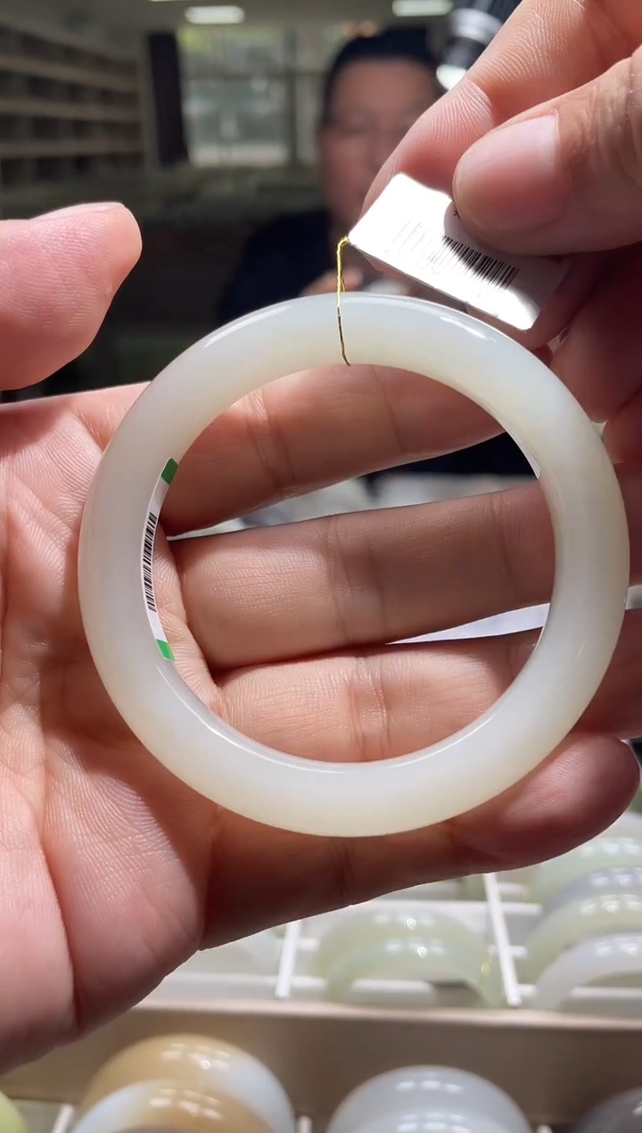 未镶嵌手镯和田玉56-57圈口 5422