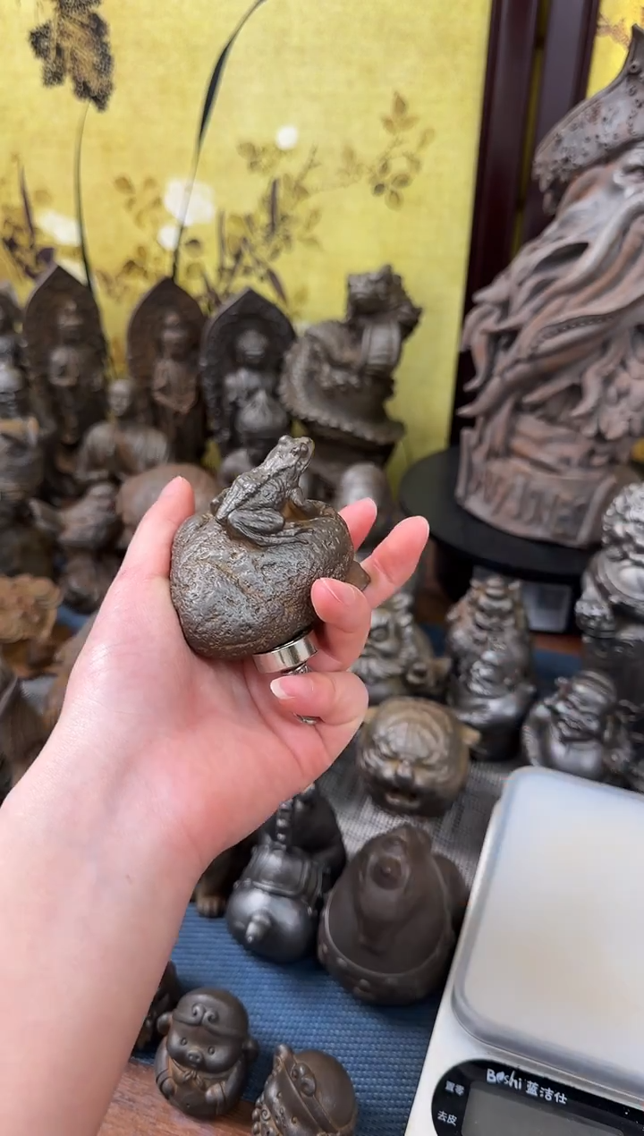 铁精致潮玩摆件小号蛤蟆