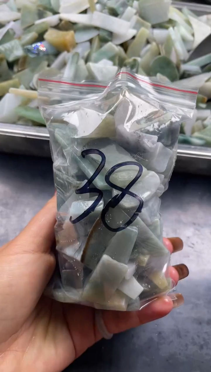 配石翡翠天然翡翠中号500克38