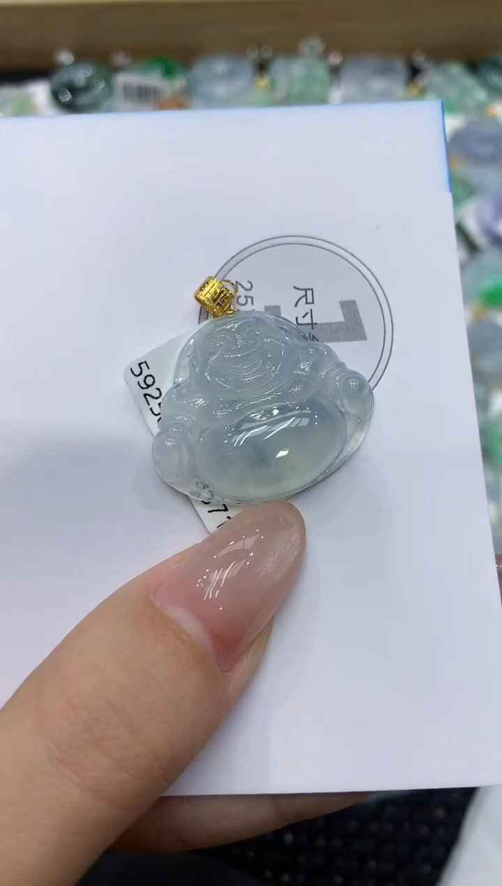 翡翠18K金镶嵌颈饰111111111111