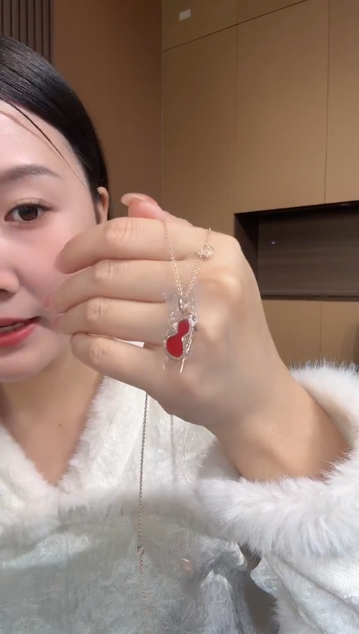 【闪购商品】钻石套链18K金镶嵌红葫芦套链GHJ