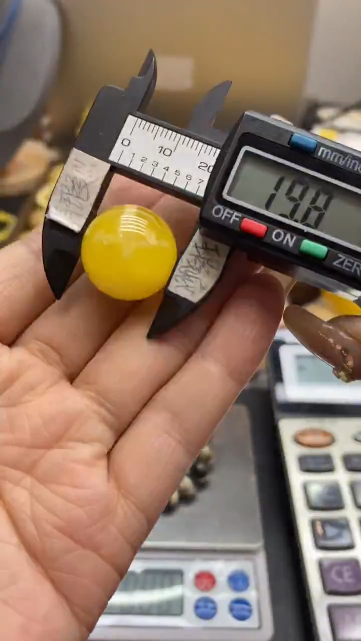 琥珀未镶嵌珠宝奇石1192