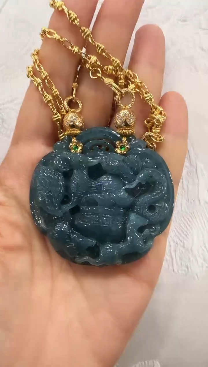 翡翠未镶嵌颈饰国风