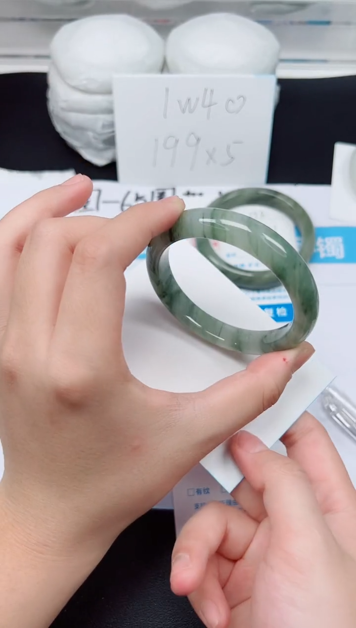 【闪购商品】石英质玉手镯未镶嵌G173-56