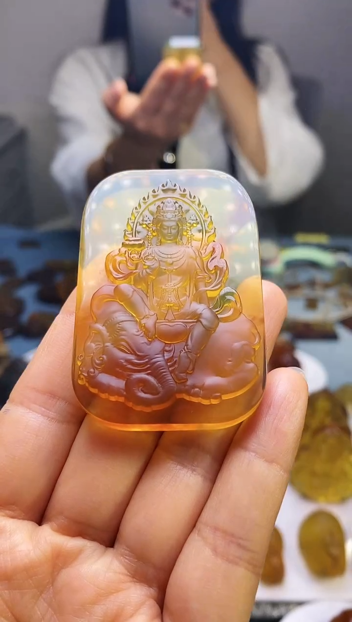 【闪购商品】琥珀吊坠(赠链)未镶嵌HP96-84（普贤）