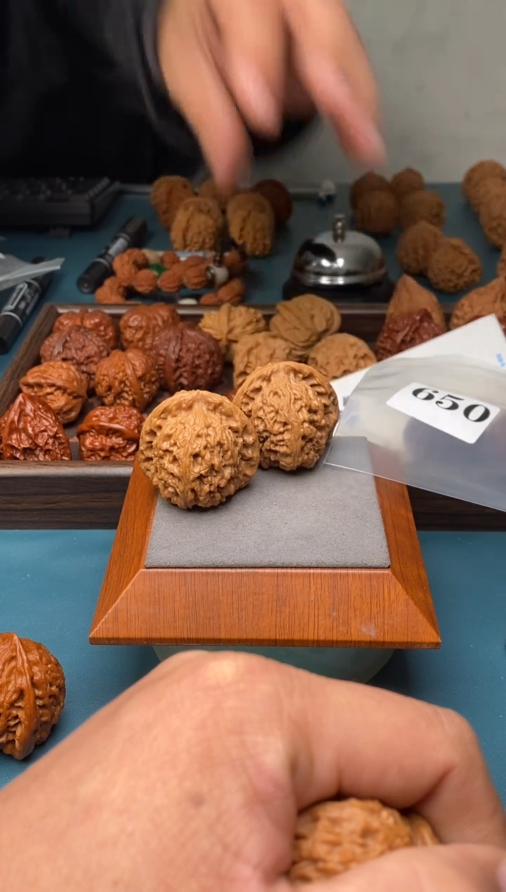 吊坠文玩核桃南疆石651