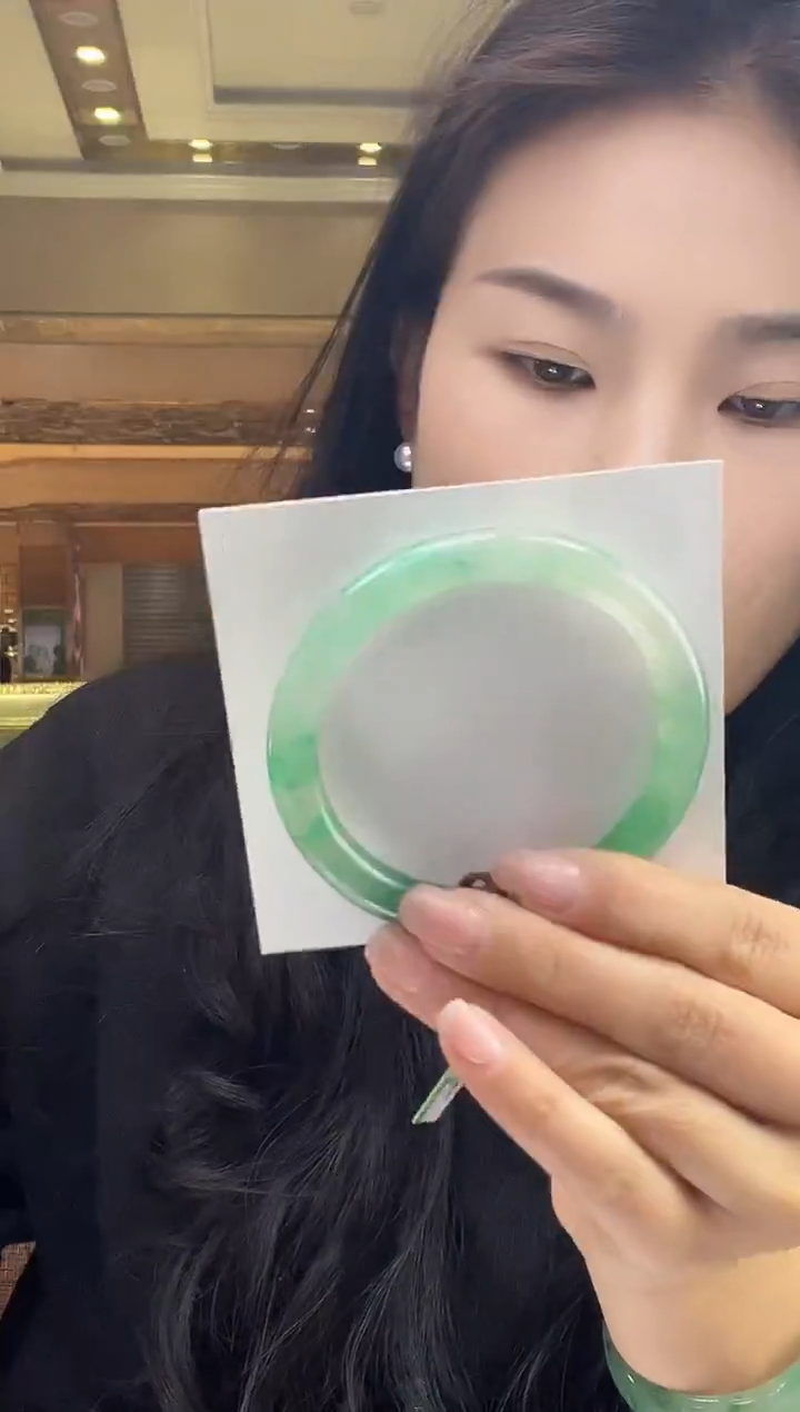 未镶嵌手镯石英质玉1