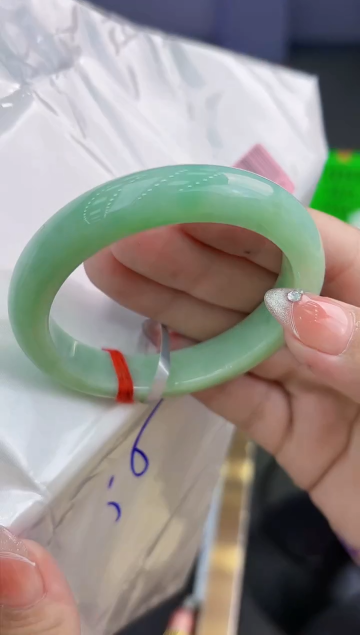 【闪购商品】翡翠手镯未镶嵌翡翠手镯