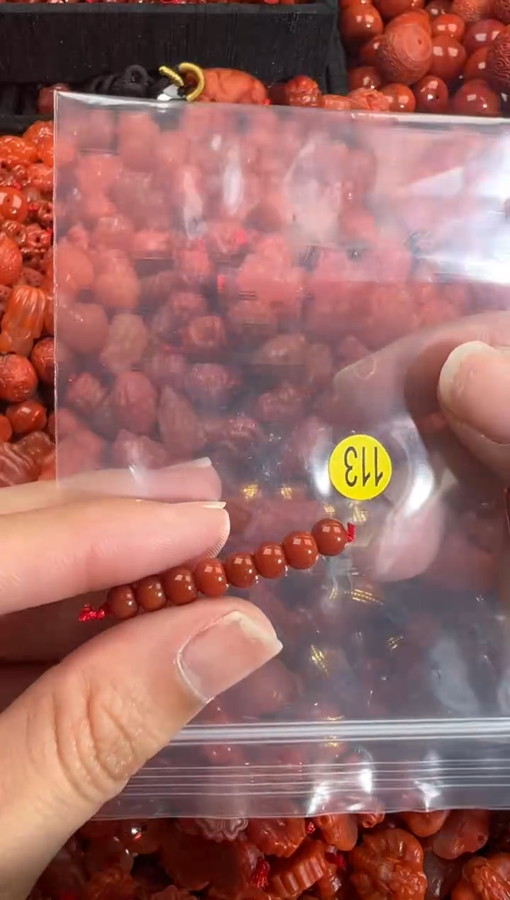 南红玛瑙未镶嵌颈饰1