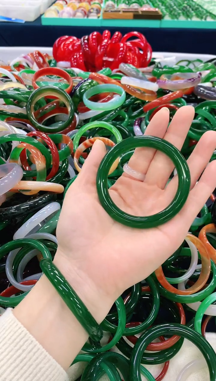 手镯玛瑙/玉髓未镶嵌44