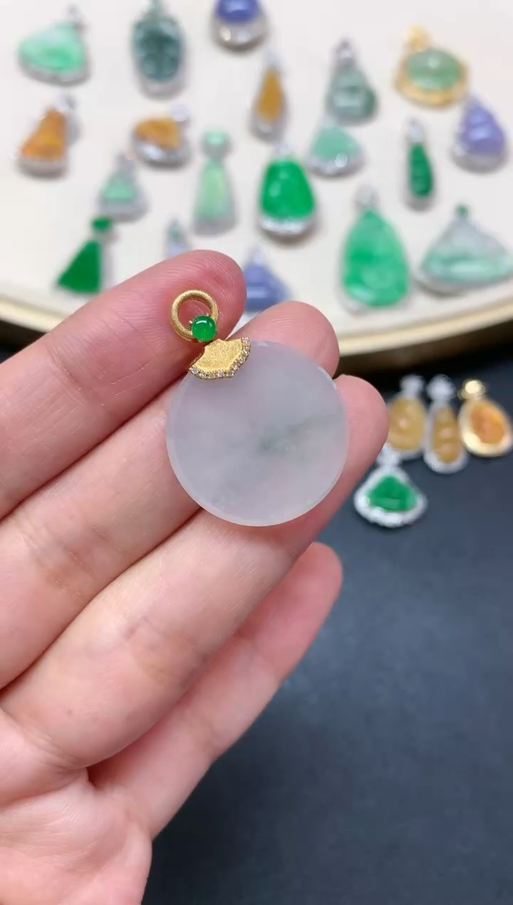 【闪购商品】翡翠吊坠(不含链)18K金镶嵌A44|2980