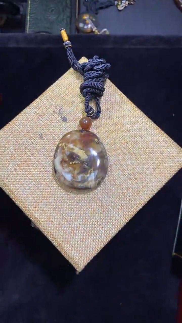 琥珀吊坠(赠链)未镶嵌吊坠