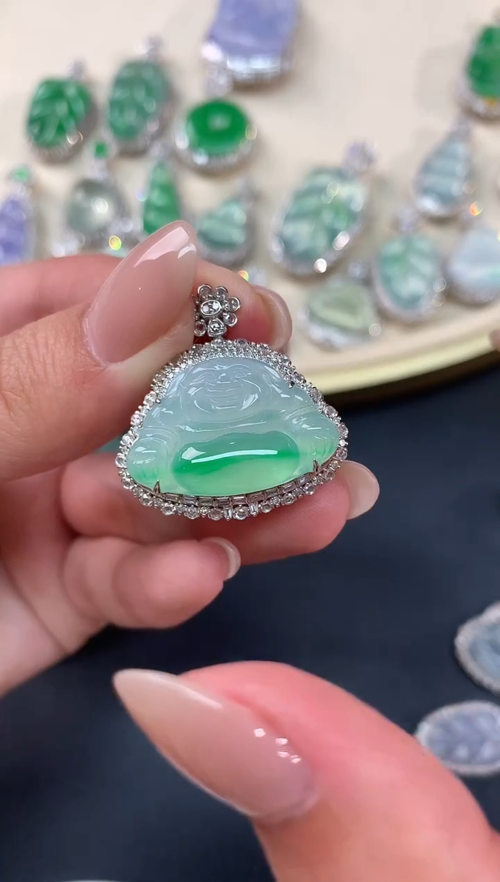 【闪购商品】翡翠吊坠(不含链)18K金镶嵌A40|23800