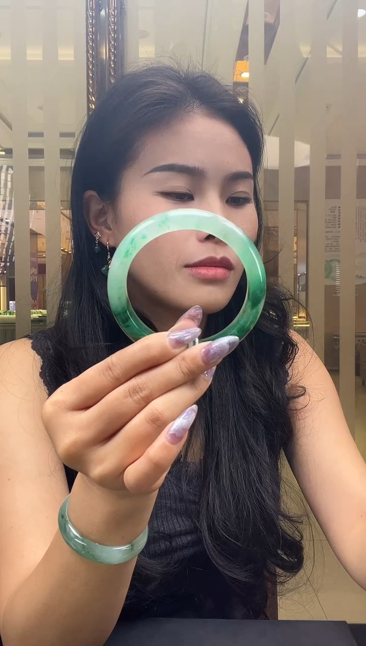 未镶嵌手镯石英质玉30