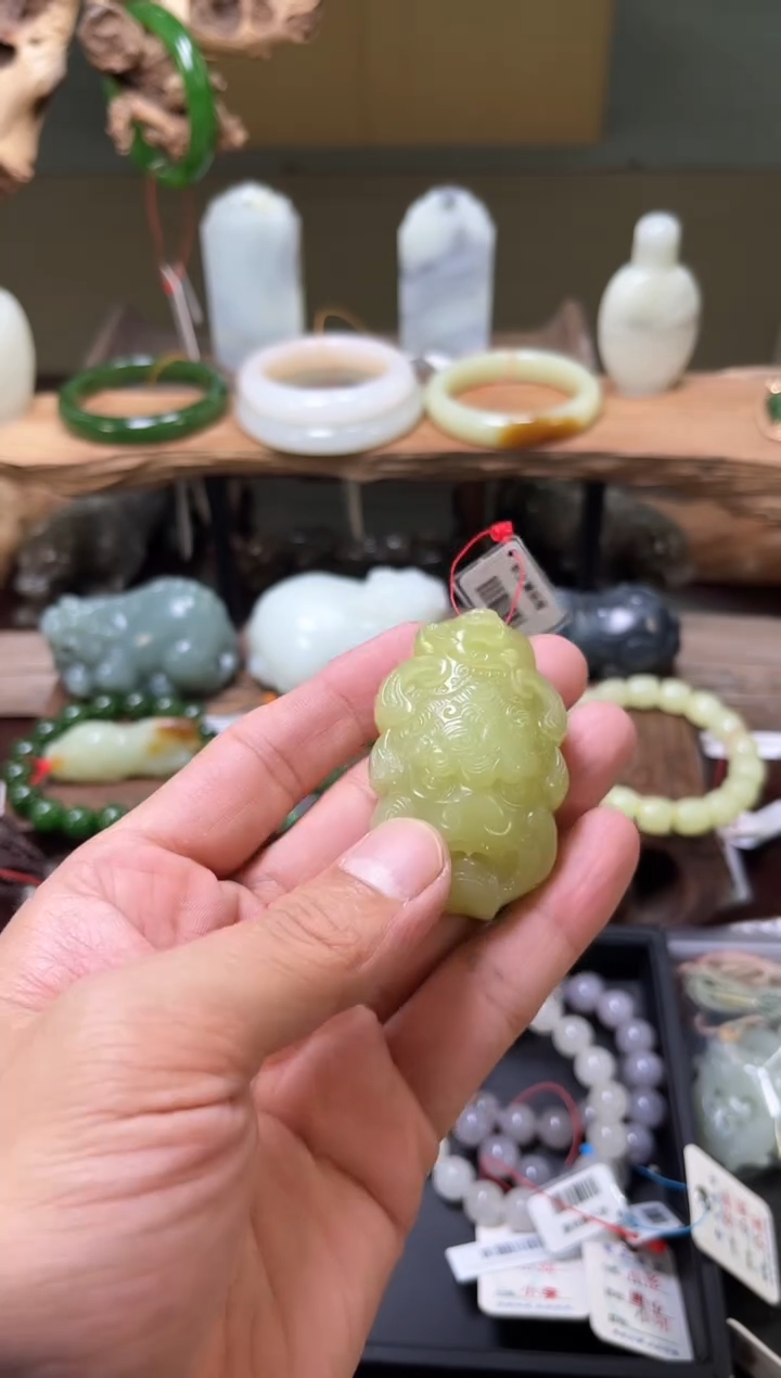 和田玉未镶嵌吊坠(不含链)若羌黄 饕鬄9009693