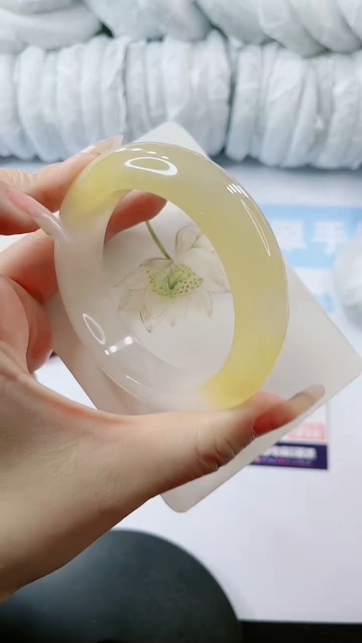 【闪购商品】石英质玉手镯未镶嵌多样性发货V484