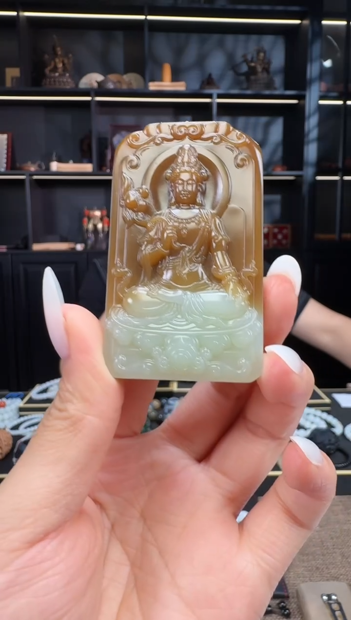和田玉未镶嵌颈饰糖白观音挂件