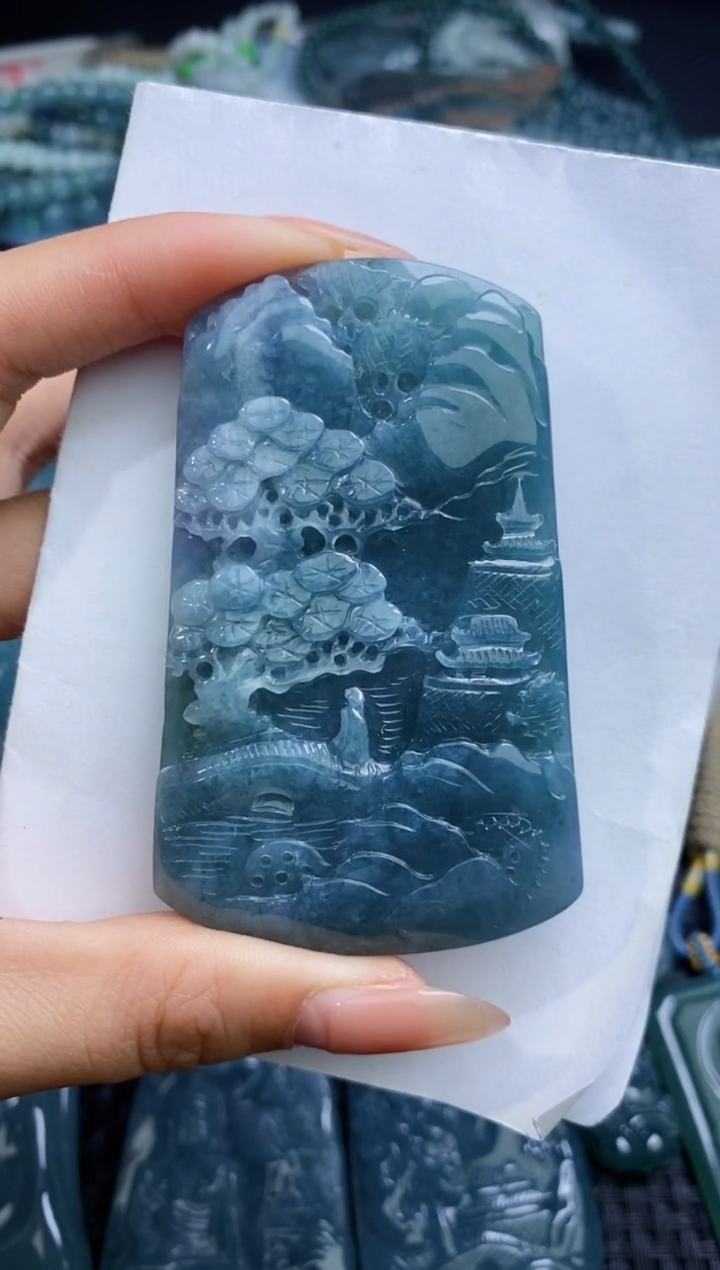 【闪购商品】翡翠颈饰未镶嵌           