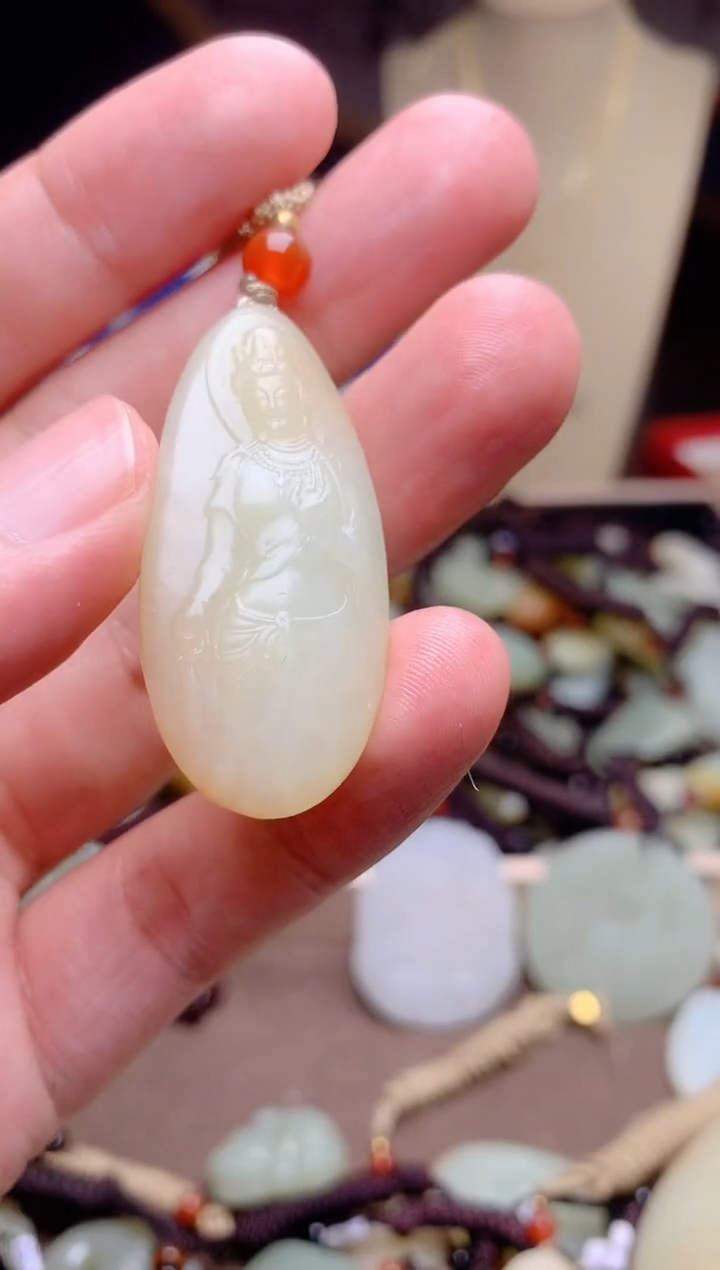 和田玉未镶嵌颈饰1