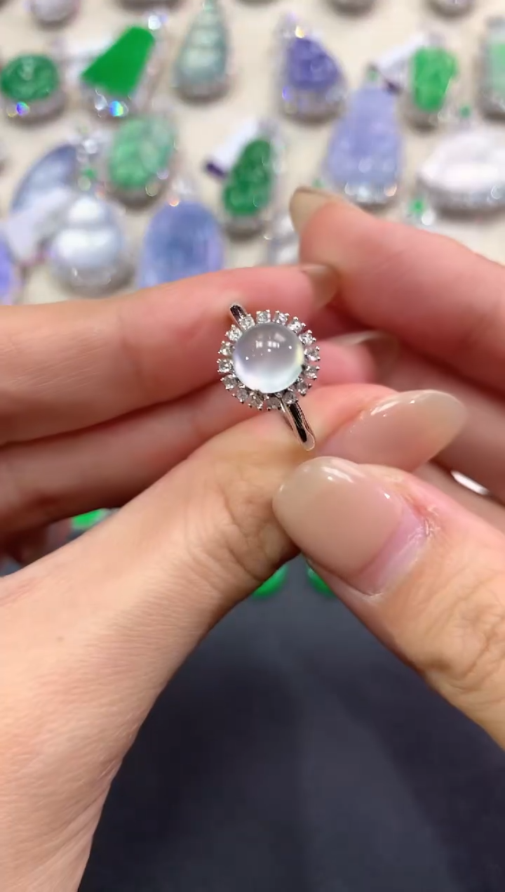 【闪购商品】翡翠戒指18K金镶嵌q7        