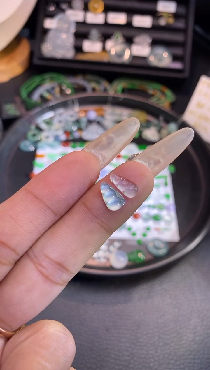 【闪购商品】翡翠挂件未镶嵌豆子