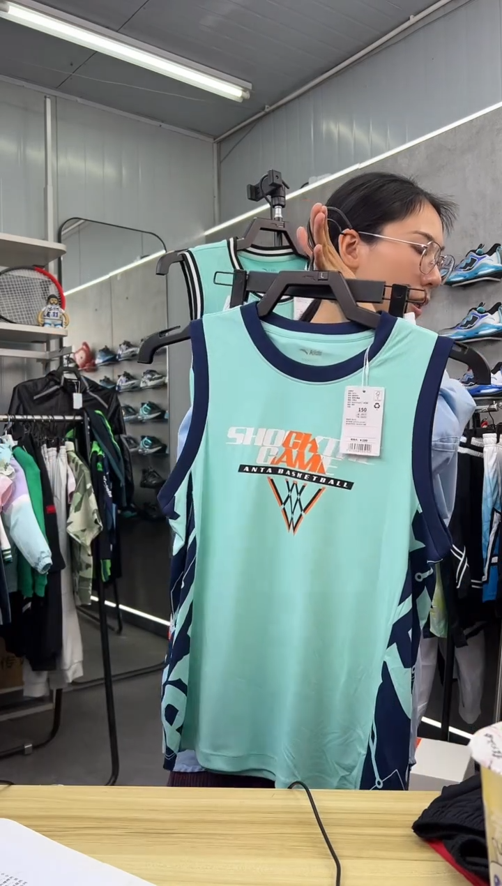 安踏儿童衣服尺码 ：150
