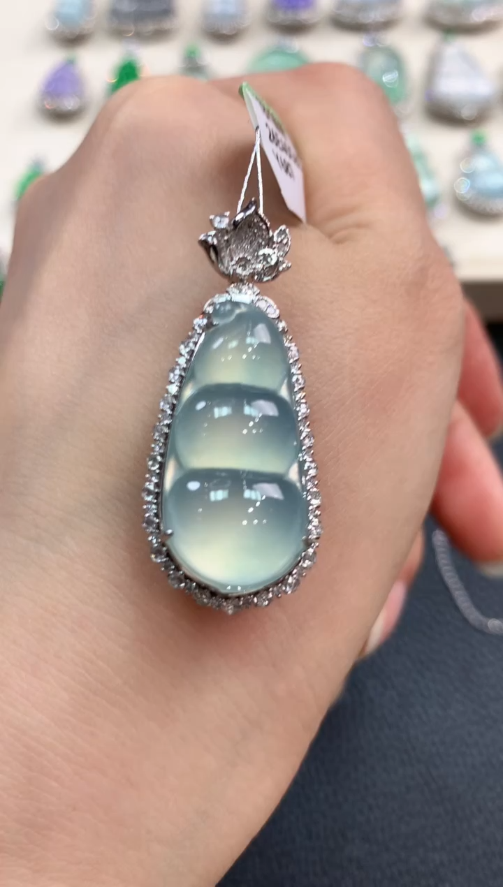 【闪购商品】翡翠吊坠(不含链)18K金镶嵌n41       