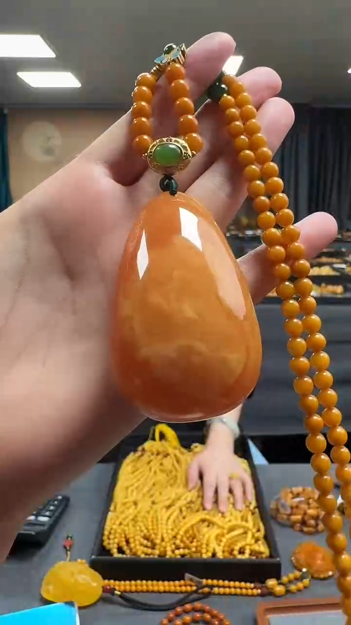 琥珀吊坠(赠链)未镶嵌天然保真蜜蜡水滴套装