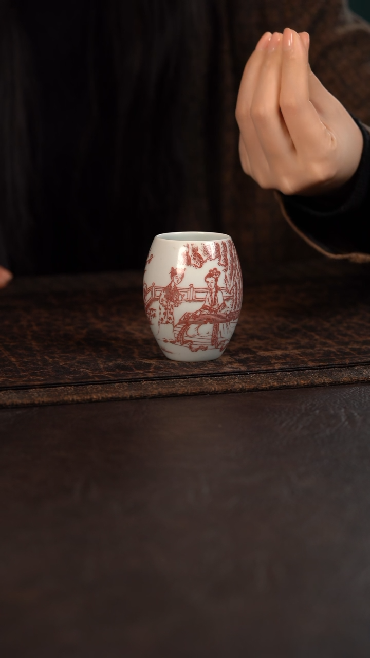 【闪购商品】杯贵红窑釉里红仕女图手握闻香杯