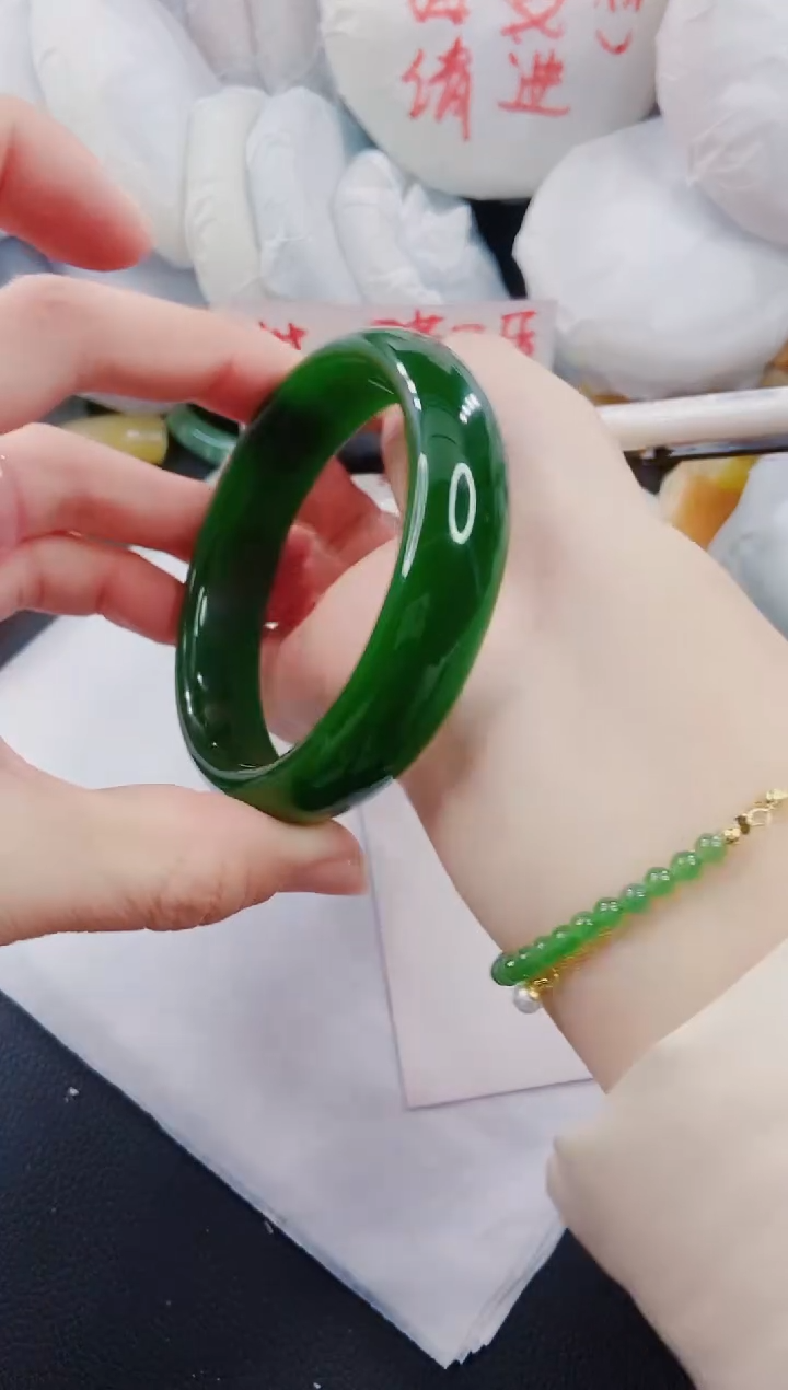 【闪购商品】石英质玉手镯未镶嵌J257-64-65