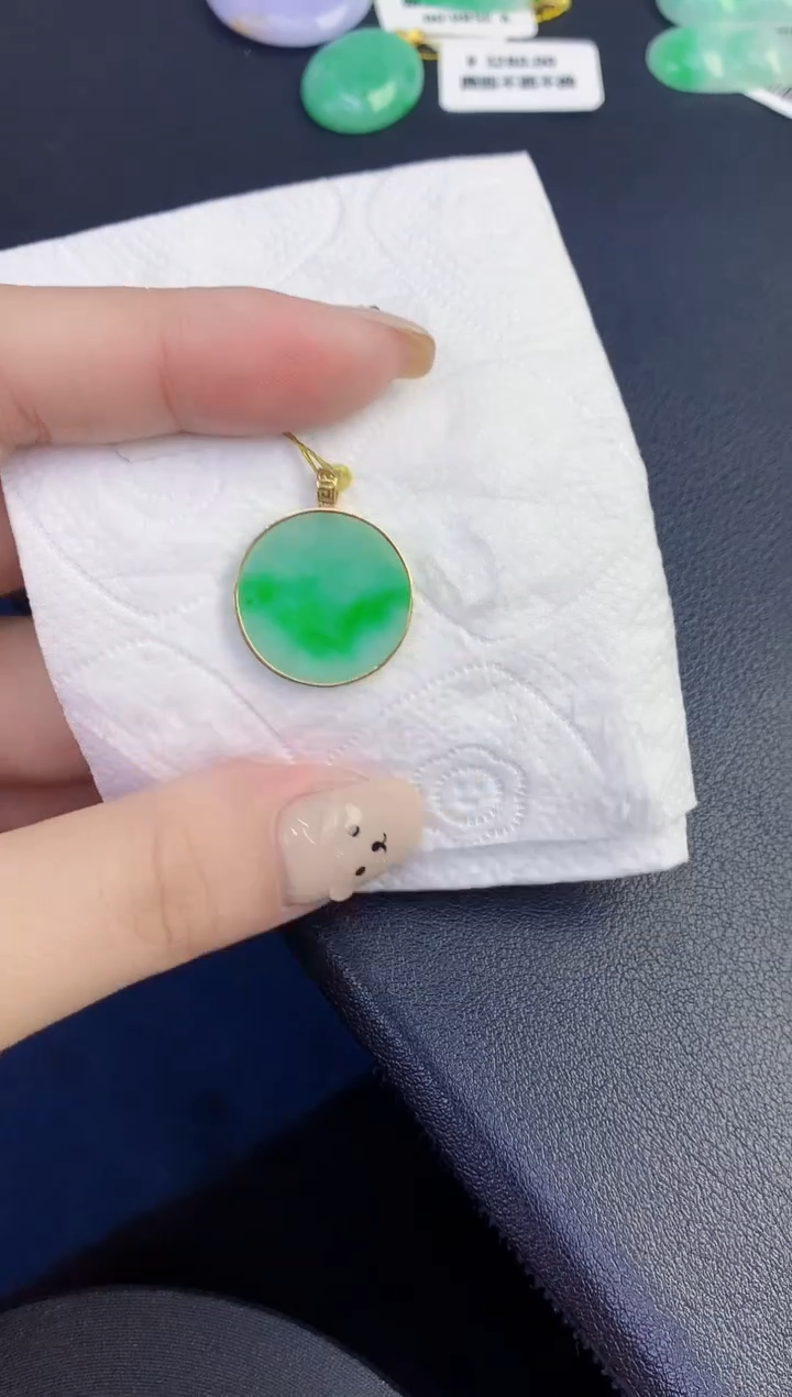 颈饰18K金镶嵌翡翠缅甸天然翡翠A货