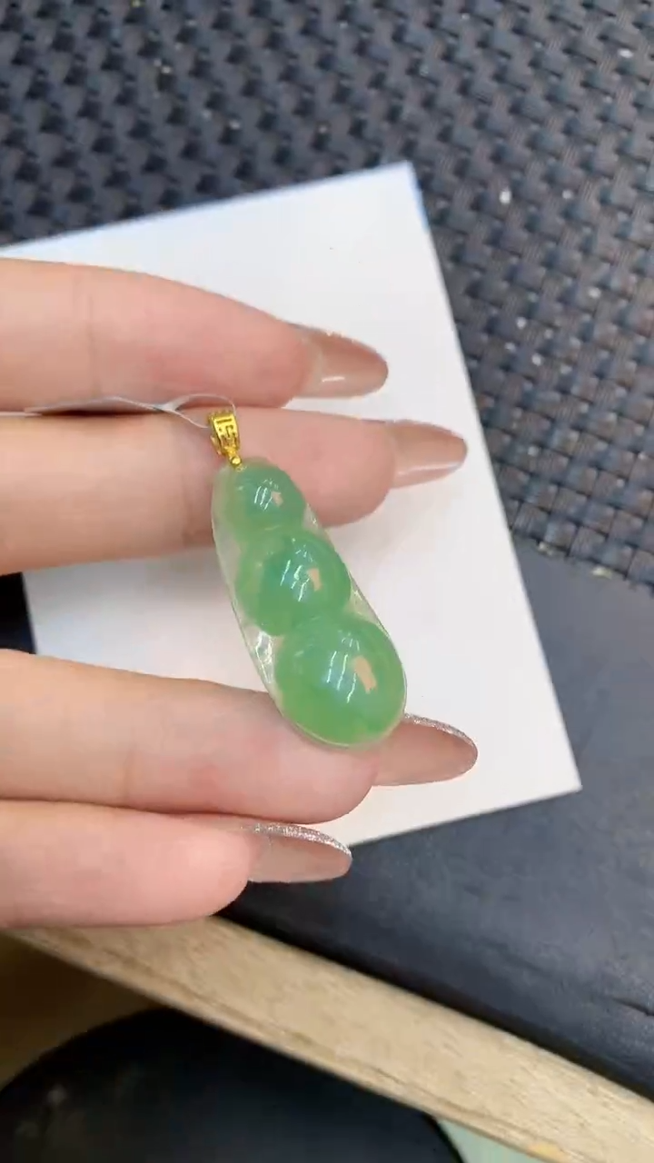 颈饰未镶嵌翡翠1