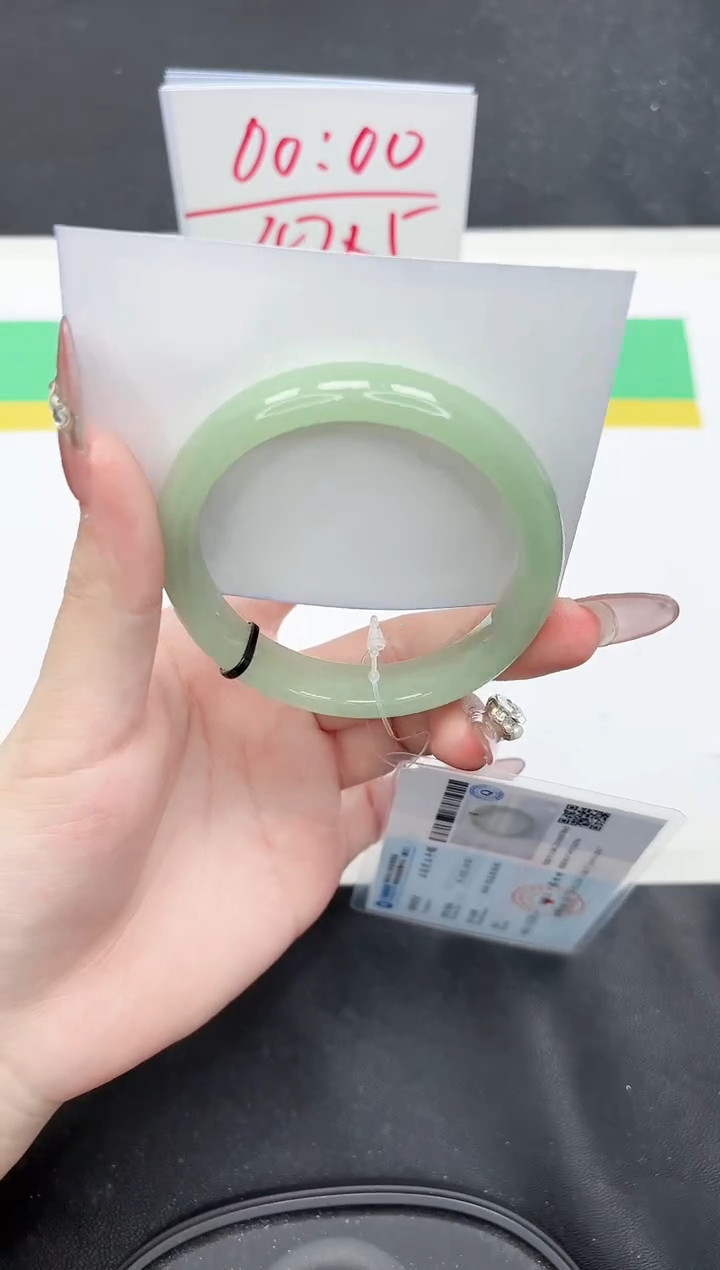 【闪购商品】石英质玉手镯未镶嵌87-56.3