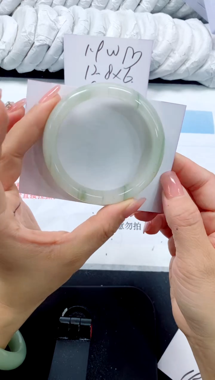 未镶嵌手镯石英质玉258-56.6