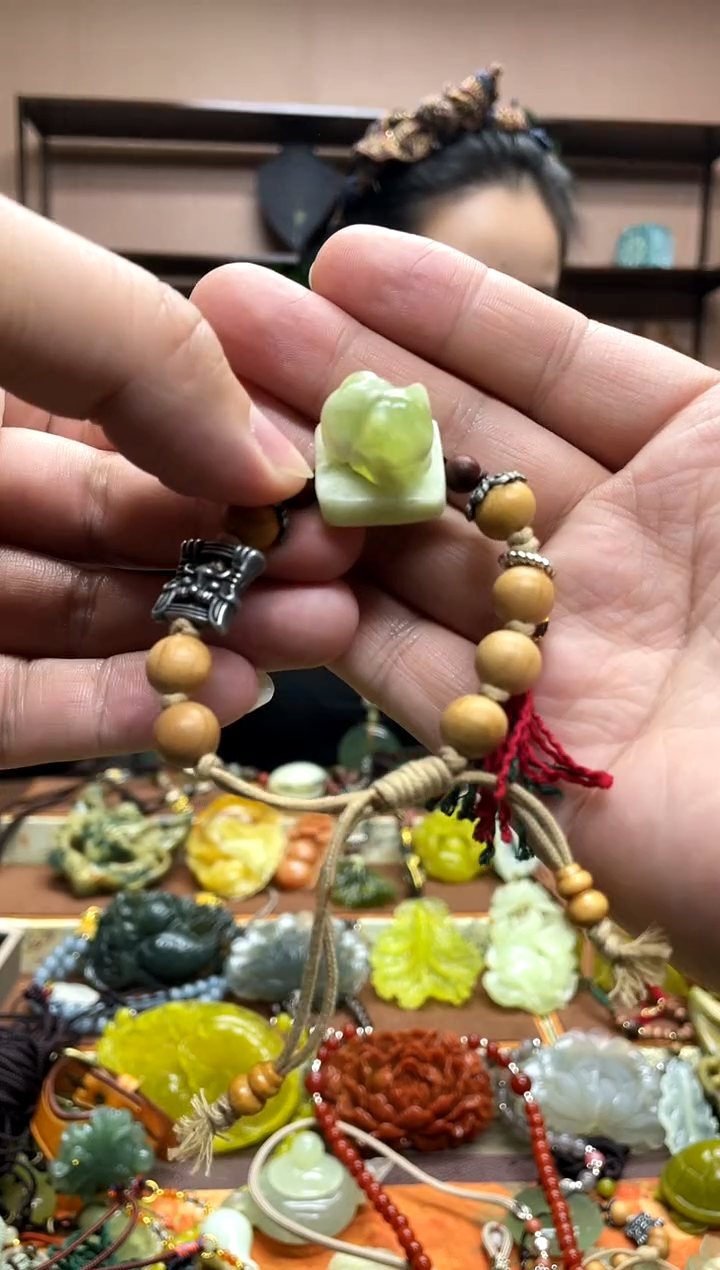 未镶嵌岫玉吊坠·2