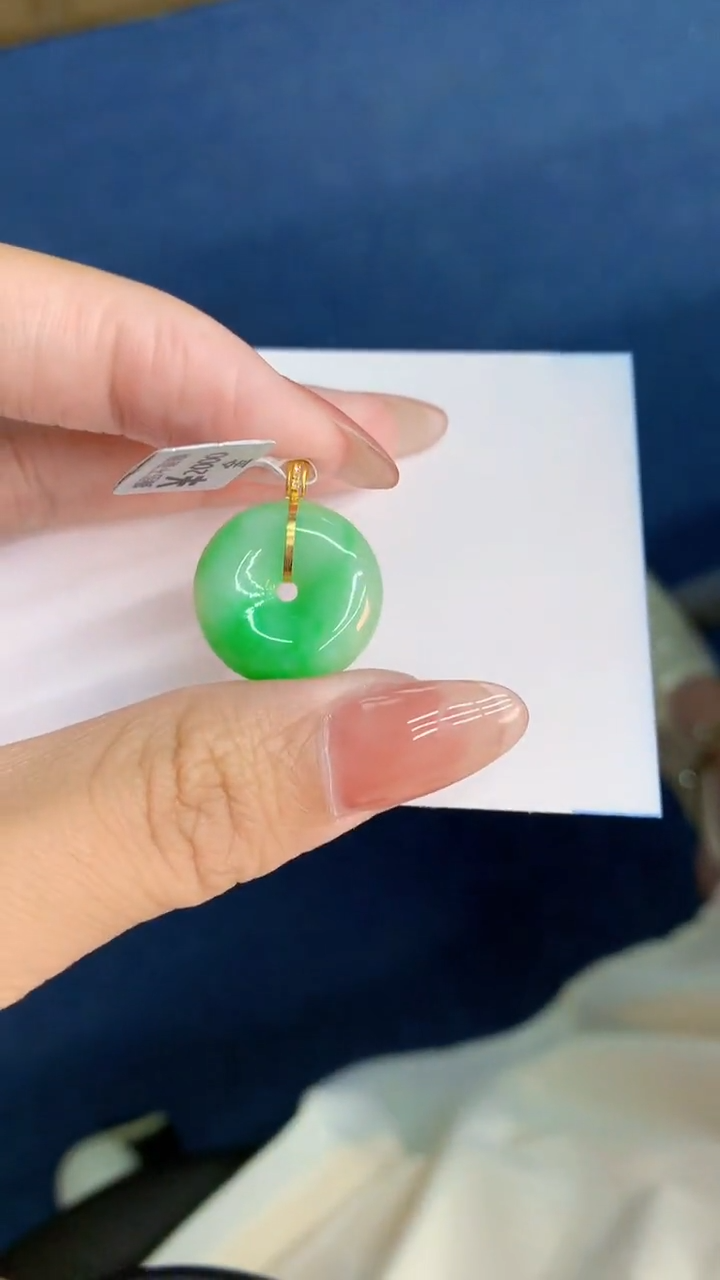 翡翠18K金镶嵌颈饰          1