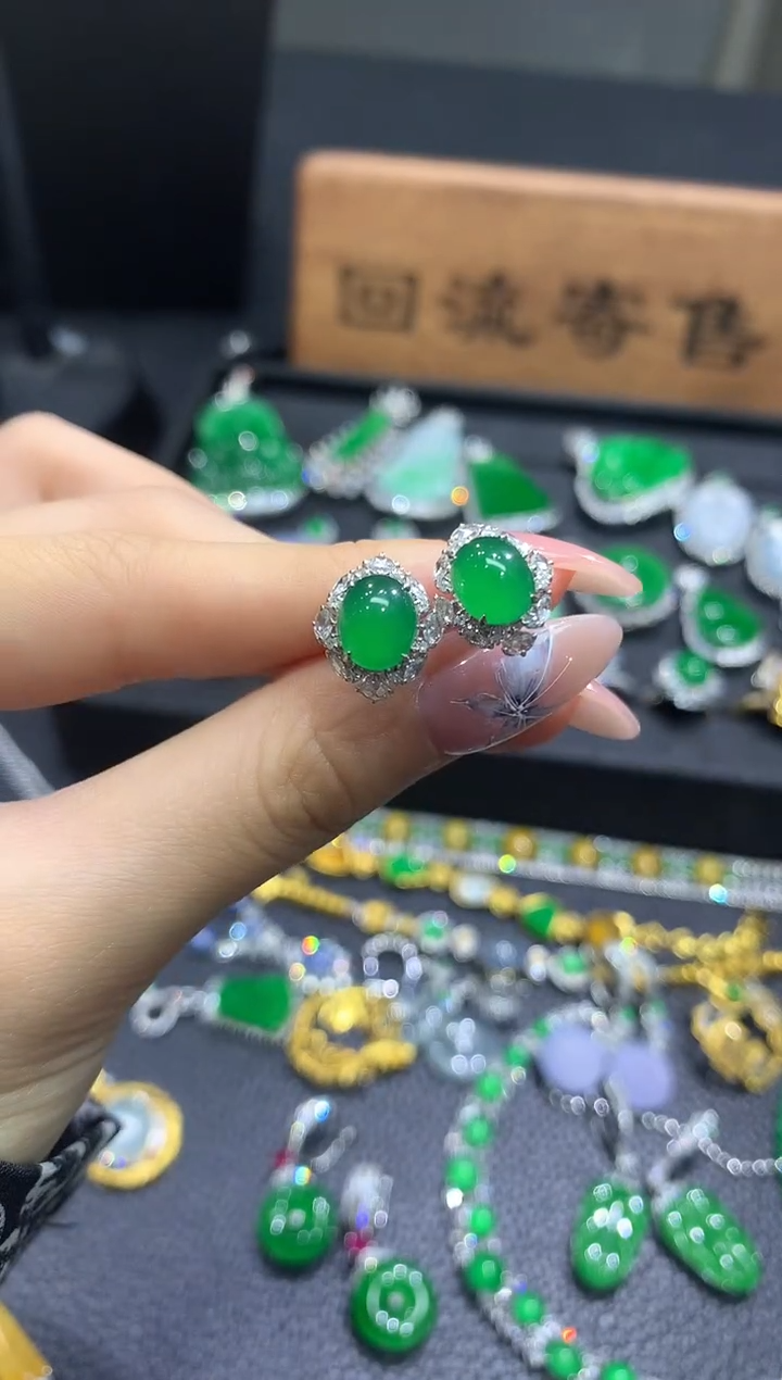 18K金镶嵌戒指翡翠20团购