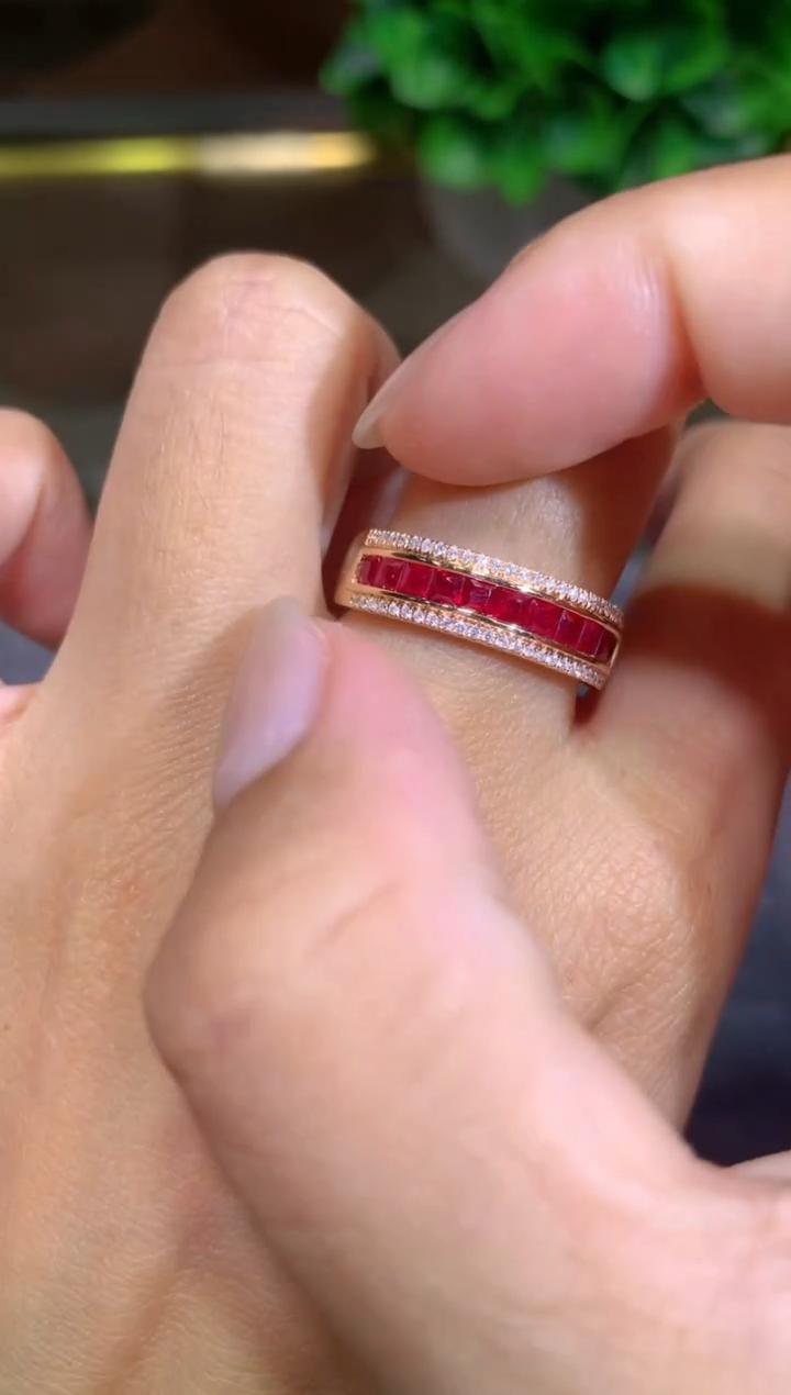 红宝石戒指18K金镶嵌0.92CT