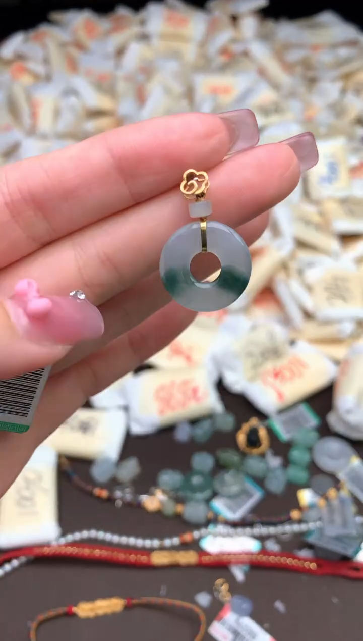 【闪购商品】翡翠挂件18K金镶嵌—