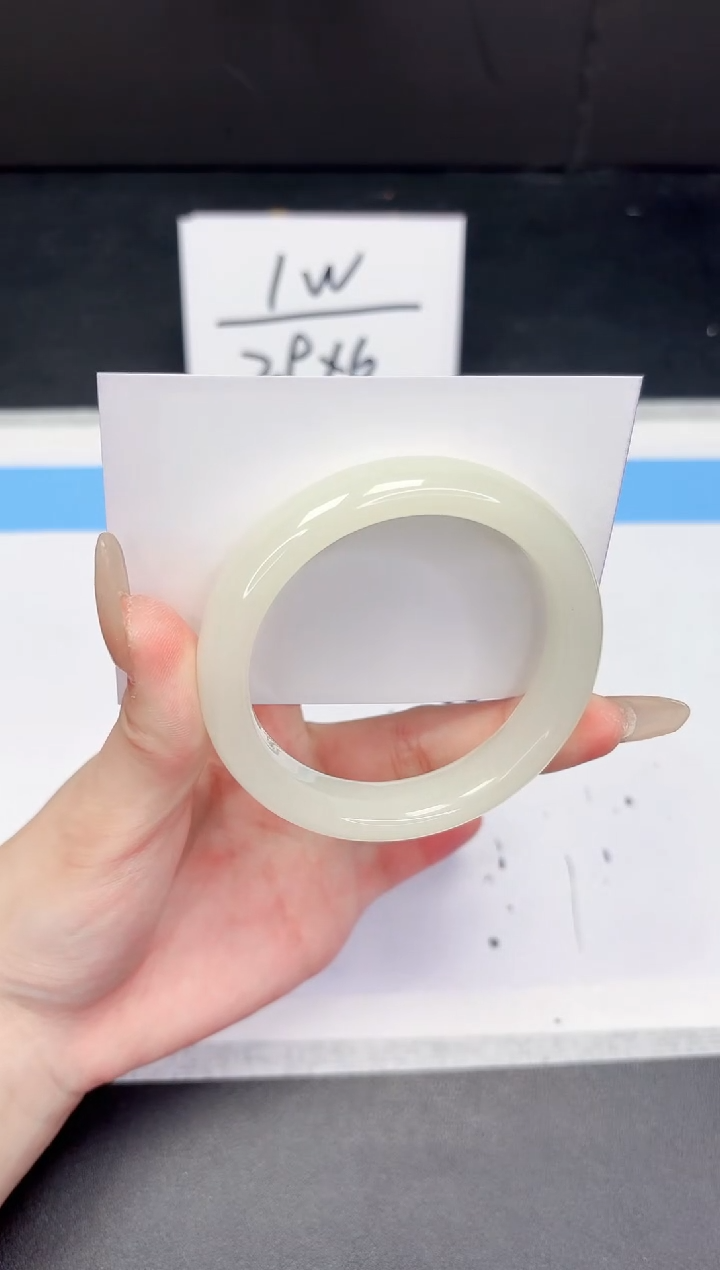 【闪购商品】石英质玉手镯未镶嵌99-56.5