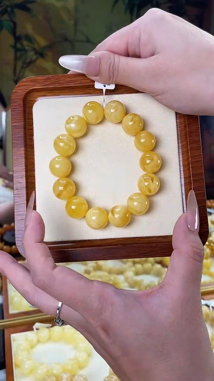 【闪购商品】蜜蜡裸石未镶嵌手串