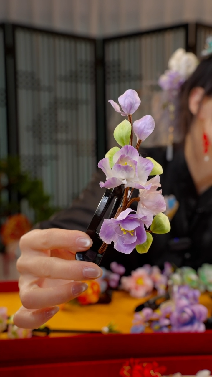 刺绣非遗绒花手工饰品