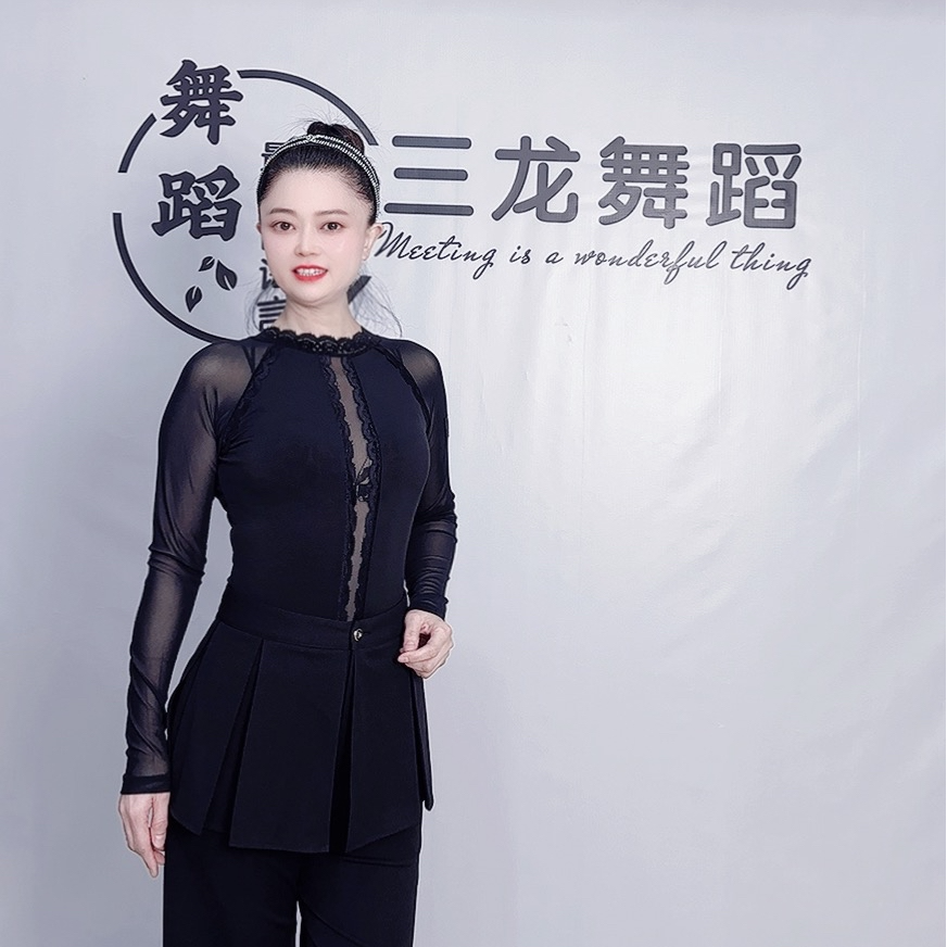 女士开片插蕾丝潮流上衣（连裆）