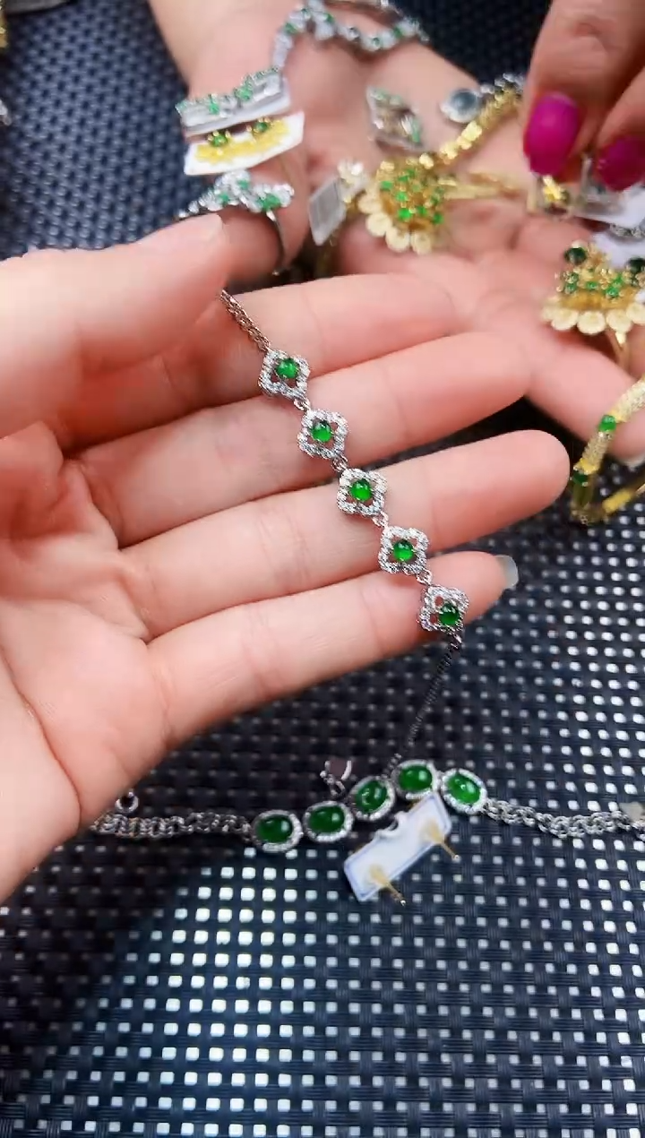 【闪购商品】翡翠手链未镶嵌111111111