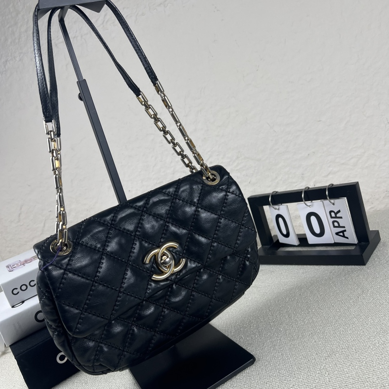 95新 Chanel/香奈儿 黑金小牛皮大金扣口盖包 底长25 15开